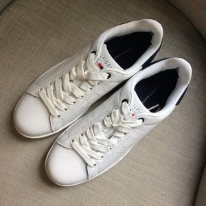 Tommy Hilfiger size 7.5 men’s shoes